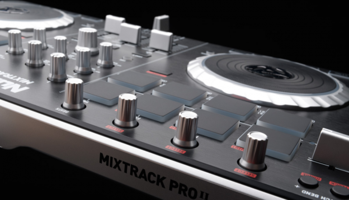 Mixtrack_Pro_II_close up